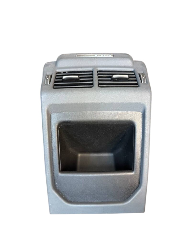 Land Rover Range Rover Evoque Centre air vent — rear Centre air vent — rear — LAND ROVER EVOQUE I (L...