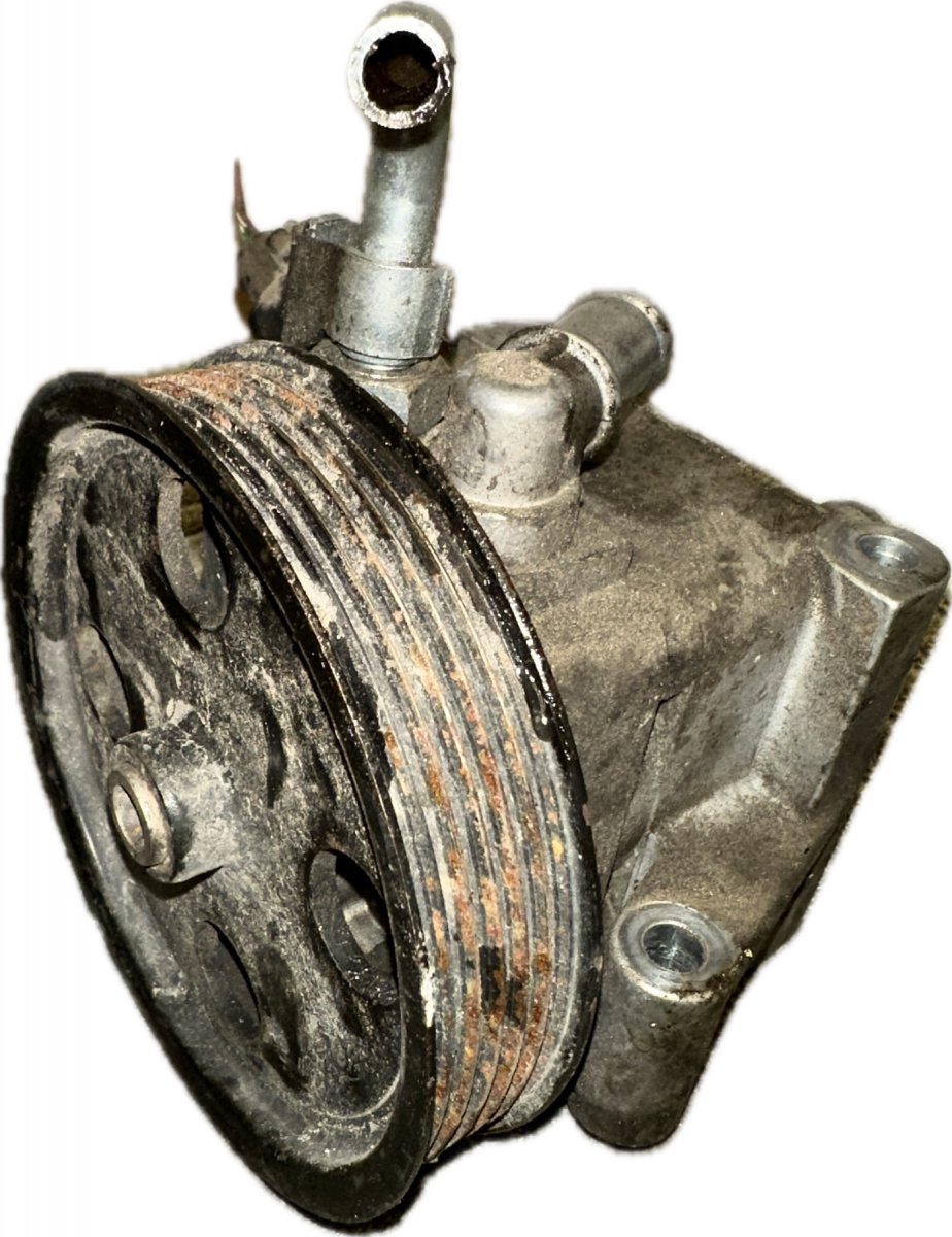 Volvo C30 Power-steering pump Power-steering pump — VOLVO S40 / V50 / C30 / C...