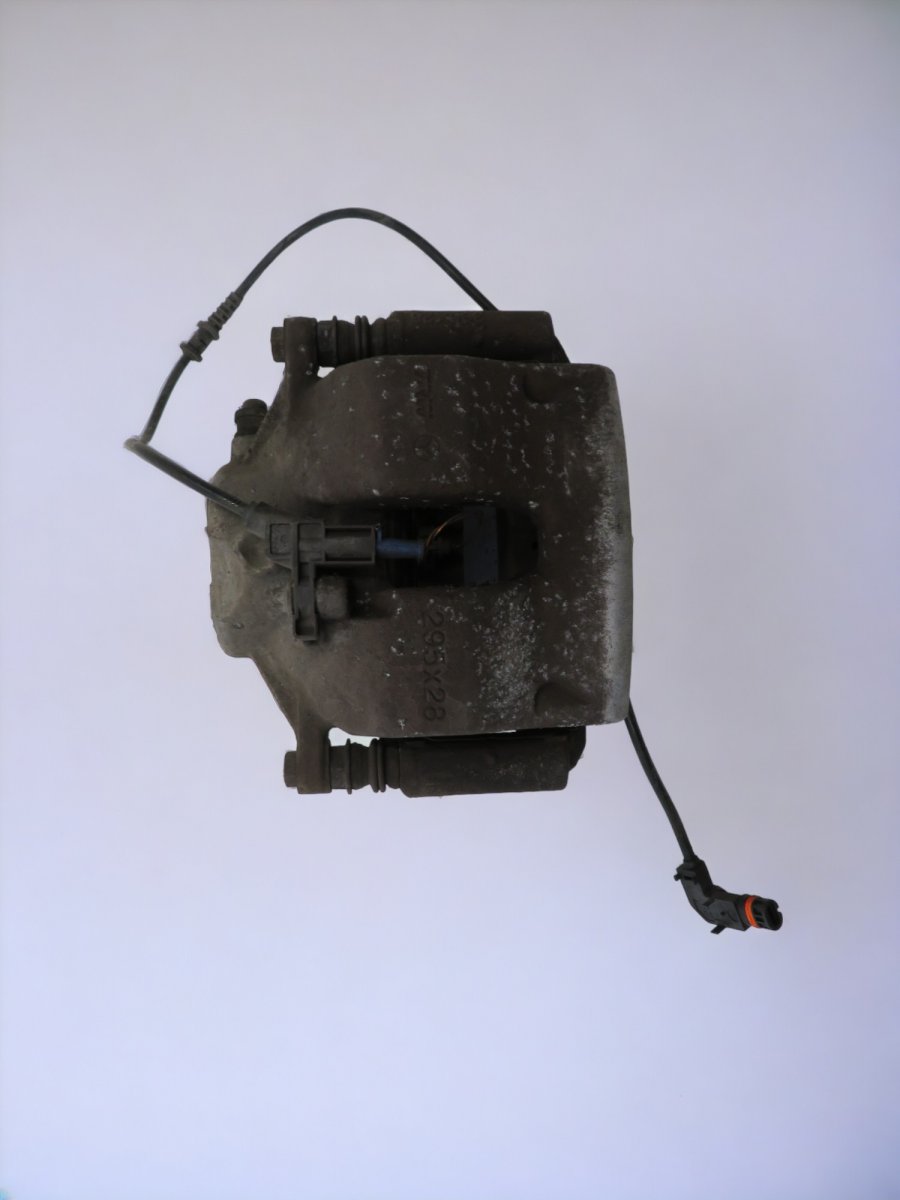 Mercedes-Benz A (W176) Brake caliper — front right Brake caliper — front right — MERCEDES-BENZ C-C...