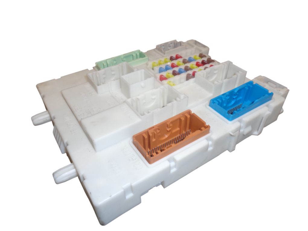 Ford Focus Fuse box Fuse box — FORD FOCUS III (2010-2018) — BV6N14A...