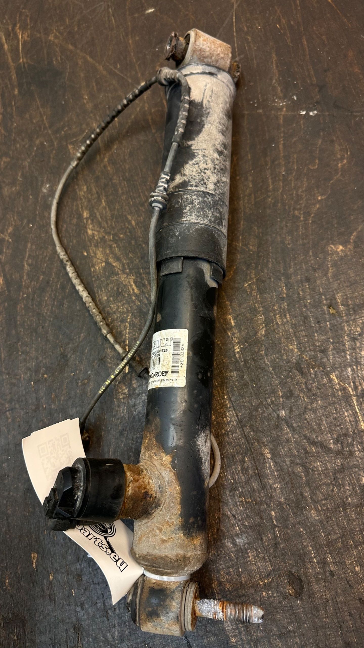 Renault Espace Shock absorber — rear right Shock absorber — rear right — RENAULT ESPACE V ...
