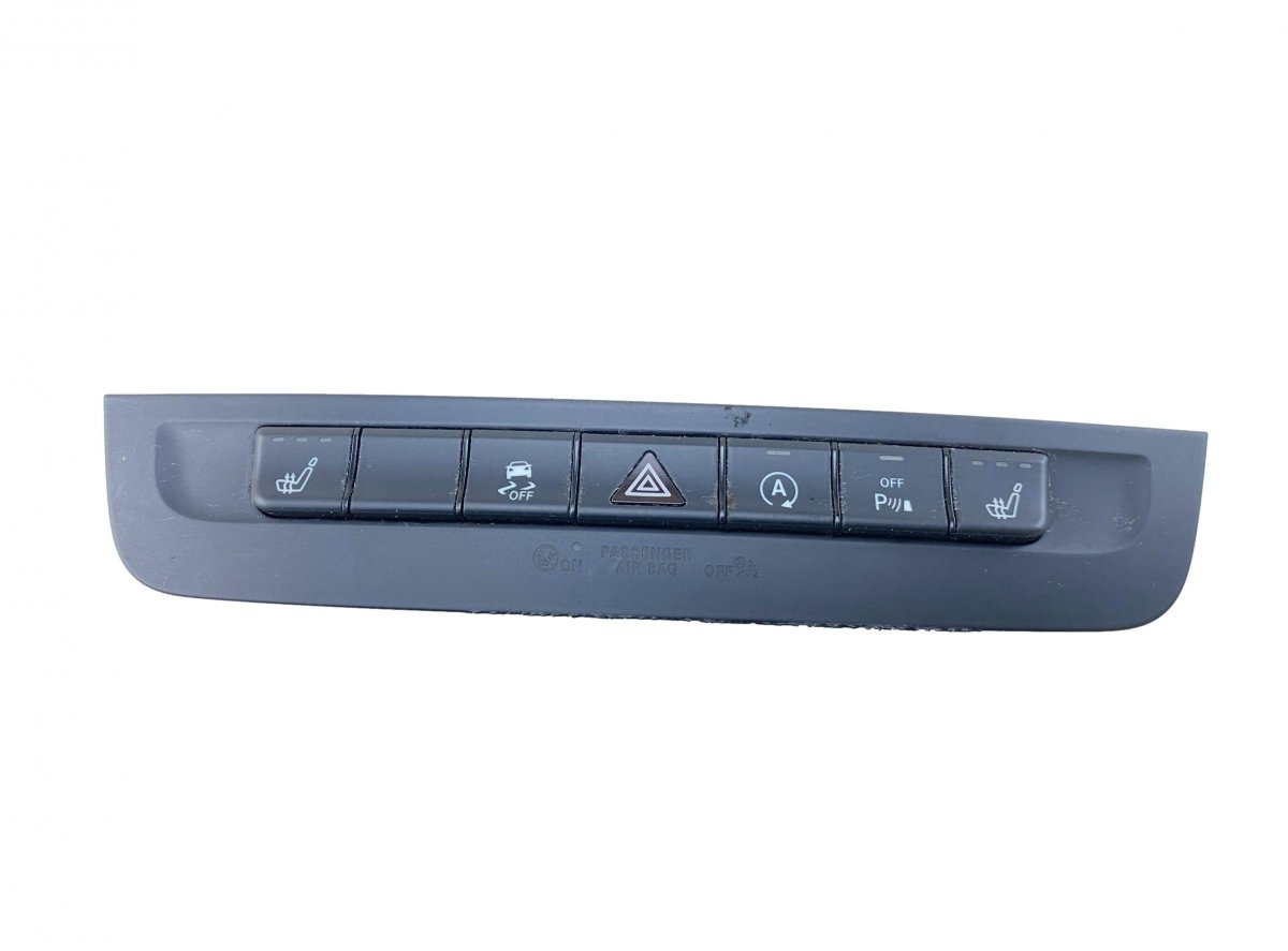 Mercedes-Benz CLA (C117) Hazard warning switch Hazard warning switch — MERCEDES-BENZ CLA (C117...