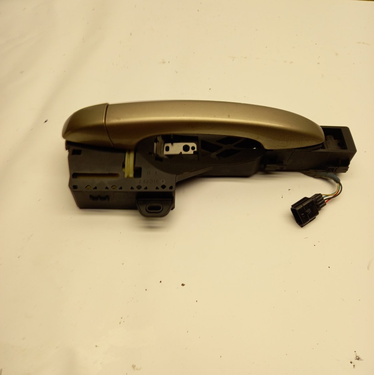 Renault Megane Exterior door handle — front right Exterior door handle — front right — RENAULT ME...