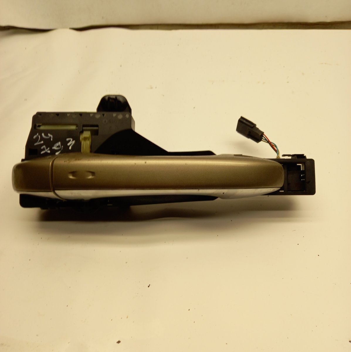 Renault Megane Exterior door handle — front left Exterior door handle — front left — RENAULT MEG...
