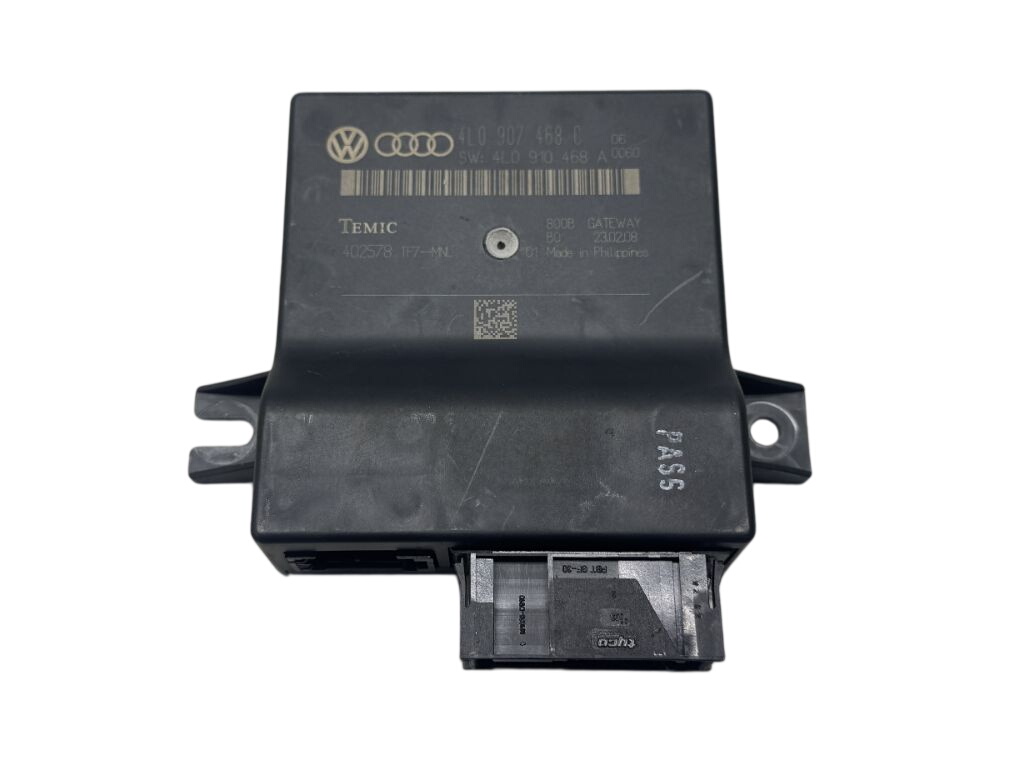 Audi A8 (D3) Central gateway module Central gateway module — AUDI A8 (4E) (2002-201...
