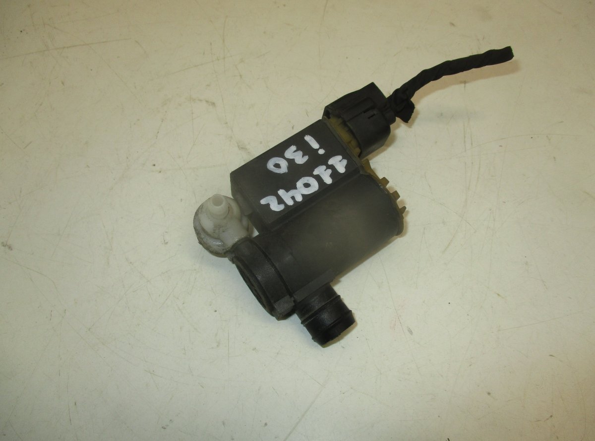 Hyundai i30 Windscreen washer pump Windscreen washer pump — HYUNDAI i30 I (FD) (20...