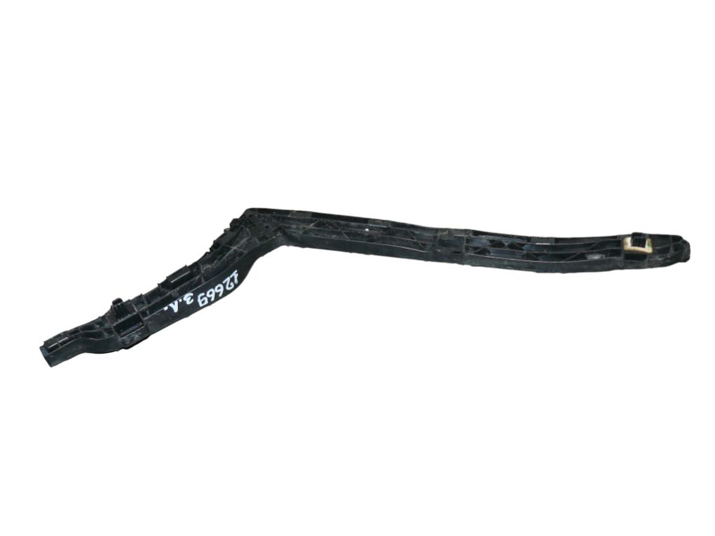 Honda CR-V Rear bumper Carrier holder on fender left Rear bumper Carrier holder on fender left — HON...