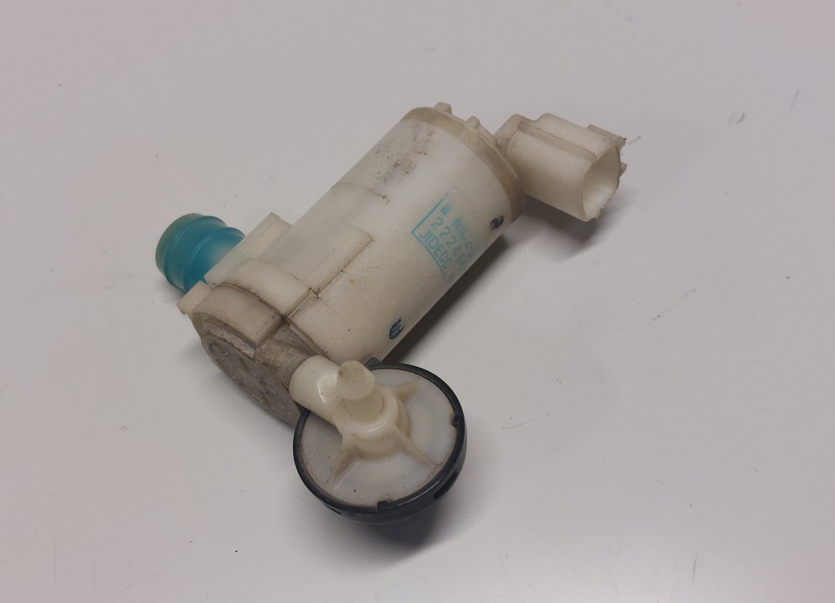 Nissan Murano Windscreen washer pump Windscreen washer pump — NISSAN MURANO (II Z51)...