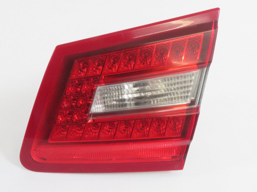 Mercedes-Benz A (W169) Inner tail light — right Inner tail light — right — MERCEDES-BENZ E-CLAS...