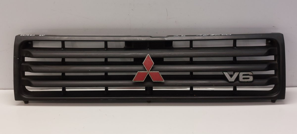 Mitsubishi Pajero Sport Radiator Grille Radiator grille — MITSUBISHI PAJERO SPORT I (K8...