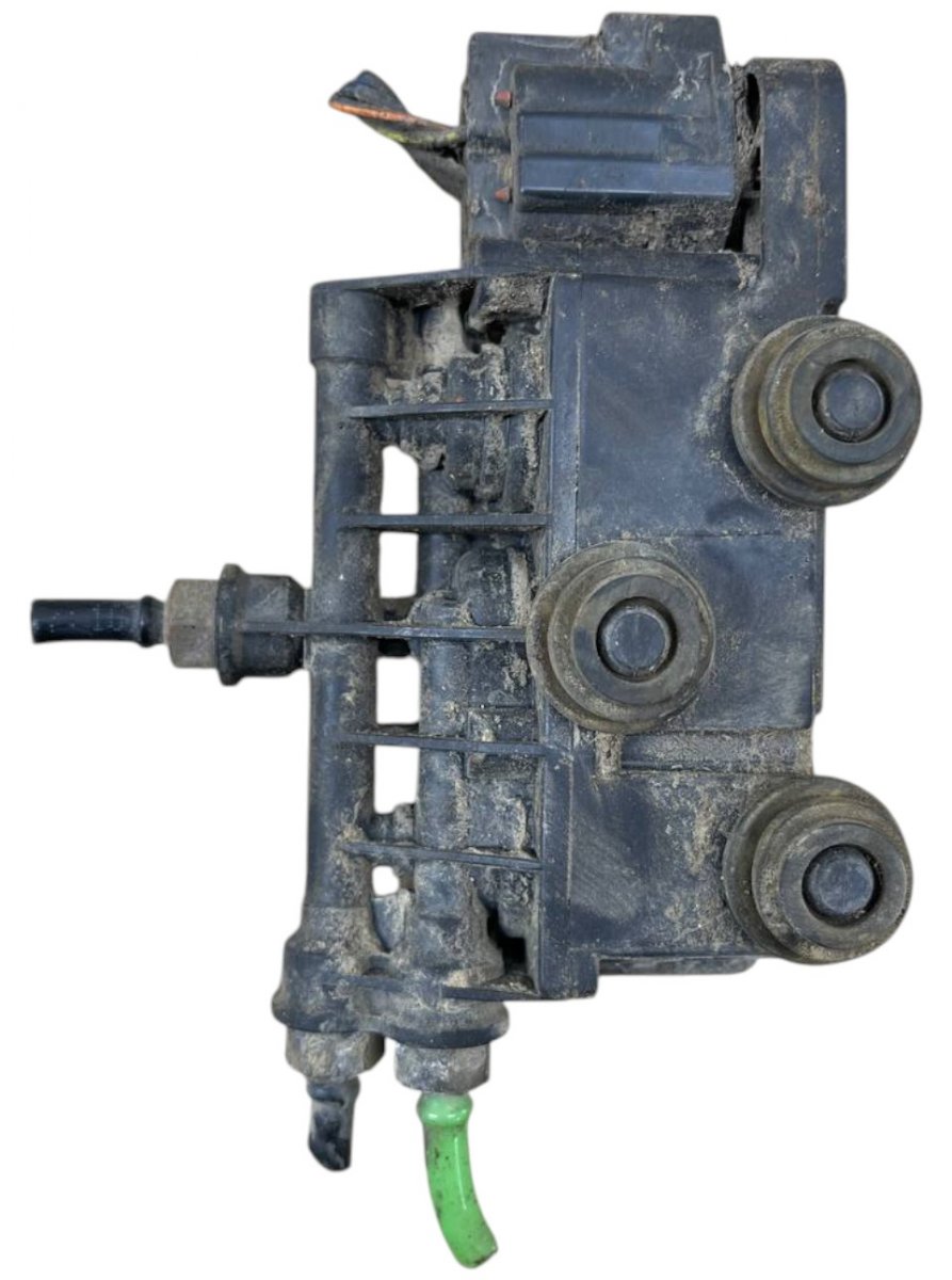 Land Rover Discovery Air suspension valve block Air suspension valve block — LAND ROVER DISCOVE...
