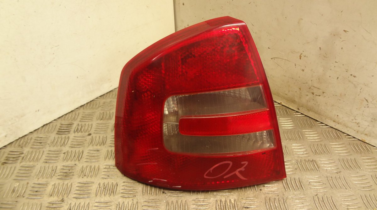 Skoda Octavia Left Rear Light Left rear light — SKODA OCTAVIA II (1Z) (2004-2...