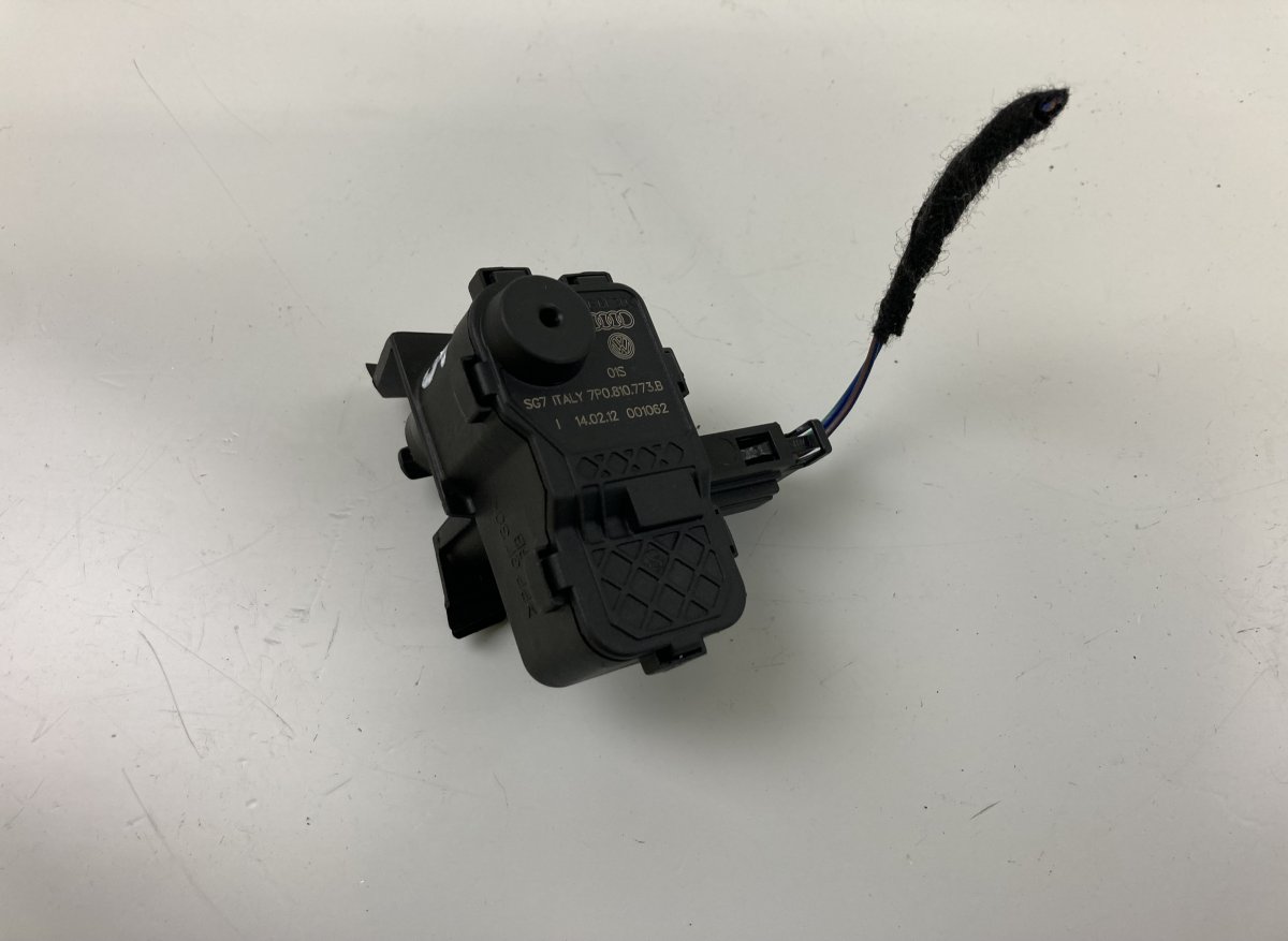 Volkswagen Touareg Fuel flap locking motor Fuel flap locking motor — VW TOUAREG II (7P) (2...