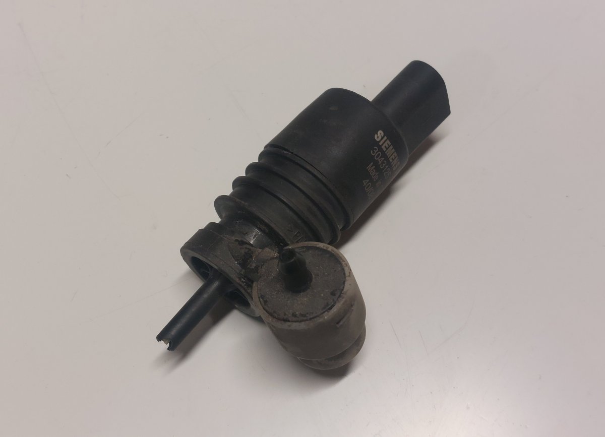 Mitsubishi Outlander Windscreen washer pump Windscreen washer pump — MITSUBISHI OUTLANDER I...