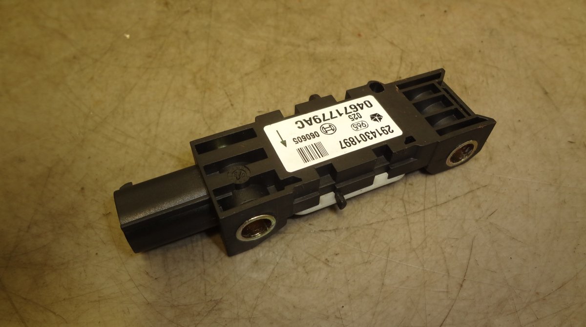 Jeep Grand Cherokee (WJ) Side impact sensor — left Side impact sensor — left — JEEP GRAND CHEROKEE...
