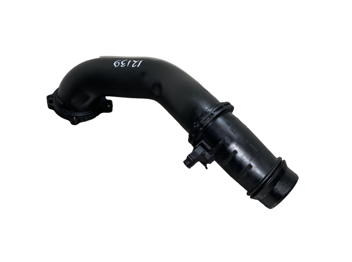Mercedes-Benz A (W176) Air intake resonator pipe Air intake resonator pipe — MERCEDES-BENZ E-CLA...