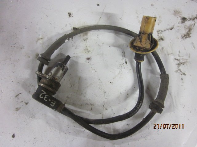BMW 7 (E32) ABS sensor — front left ABS sensor — front left — BMW 7 (E32) (1986-199...