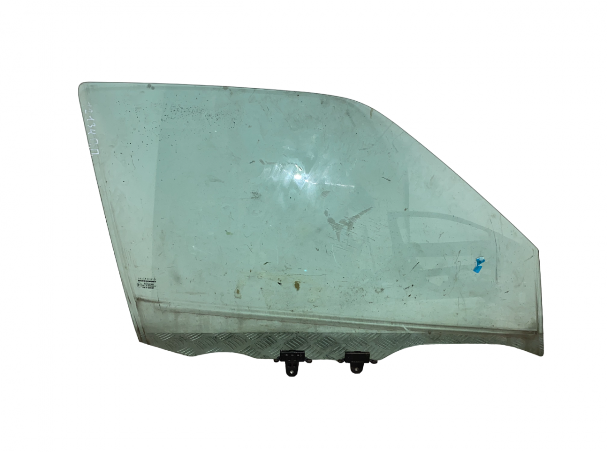 Nissan Juke Door window glass — front right Door window glass — front right — NISSAN JUKE I...