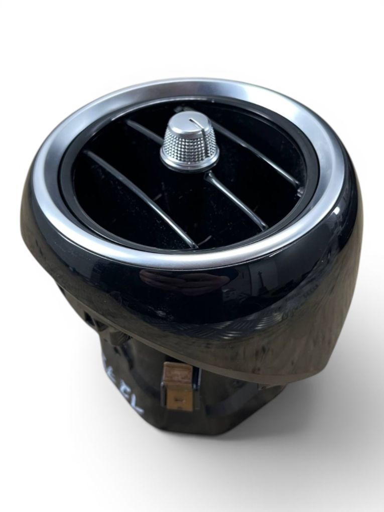Mercedes-Benz A (W176) Air vent — front right Air vent — front right — MERCEDES-BENZ C-CLASS ...