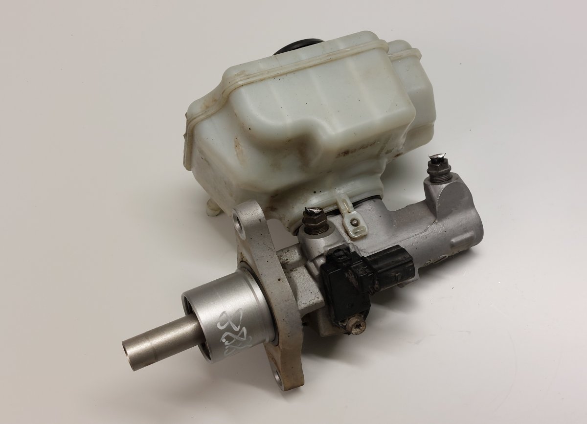 Skoda Octavia jarrupääsylinteri Brake master cylinder — SKODA OCTAVIA II (1Z) (...