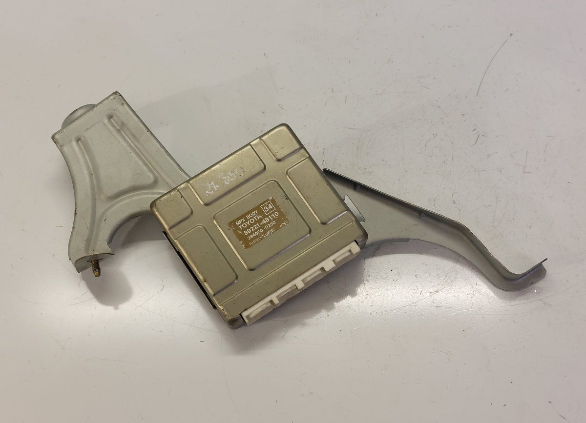 Lexus RX Body control module (BCM) Body control module (BCM) — LEXUS RX I (XU10) (...