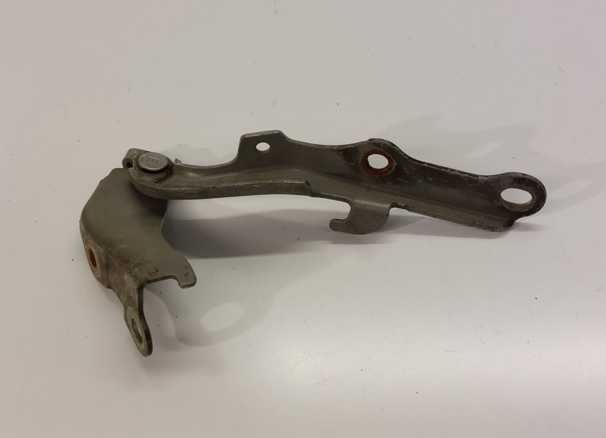 Lexus RX Left Bonnet Hinge Left Bonnet Hinge — LEXUS RX I (XU10) (1998-200...