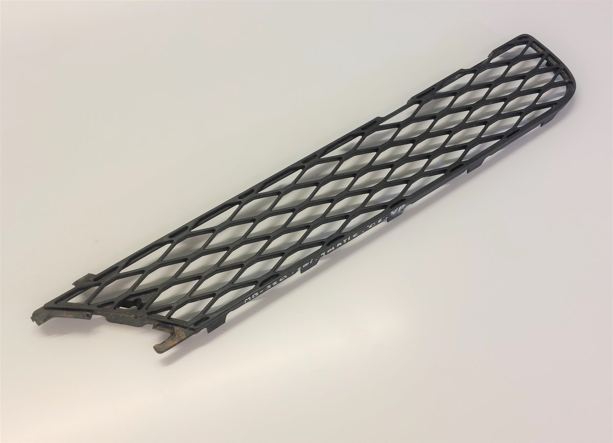 Mercedes-Benz A (W169) Front bumper grille — left Front bumper grille — left — MERCEDES-BENZ R-CL...