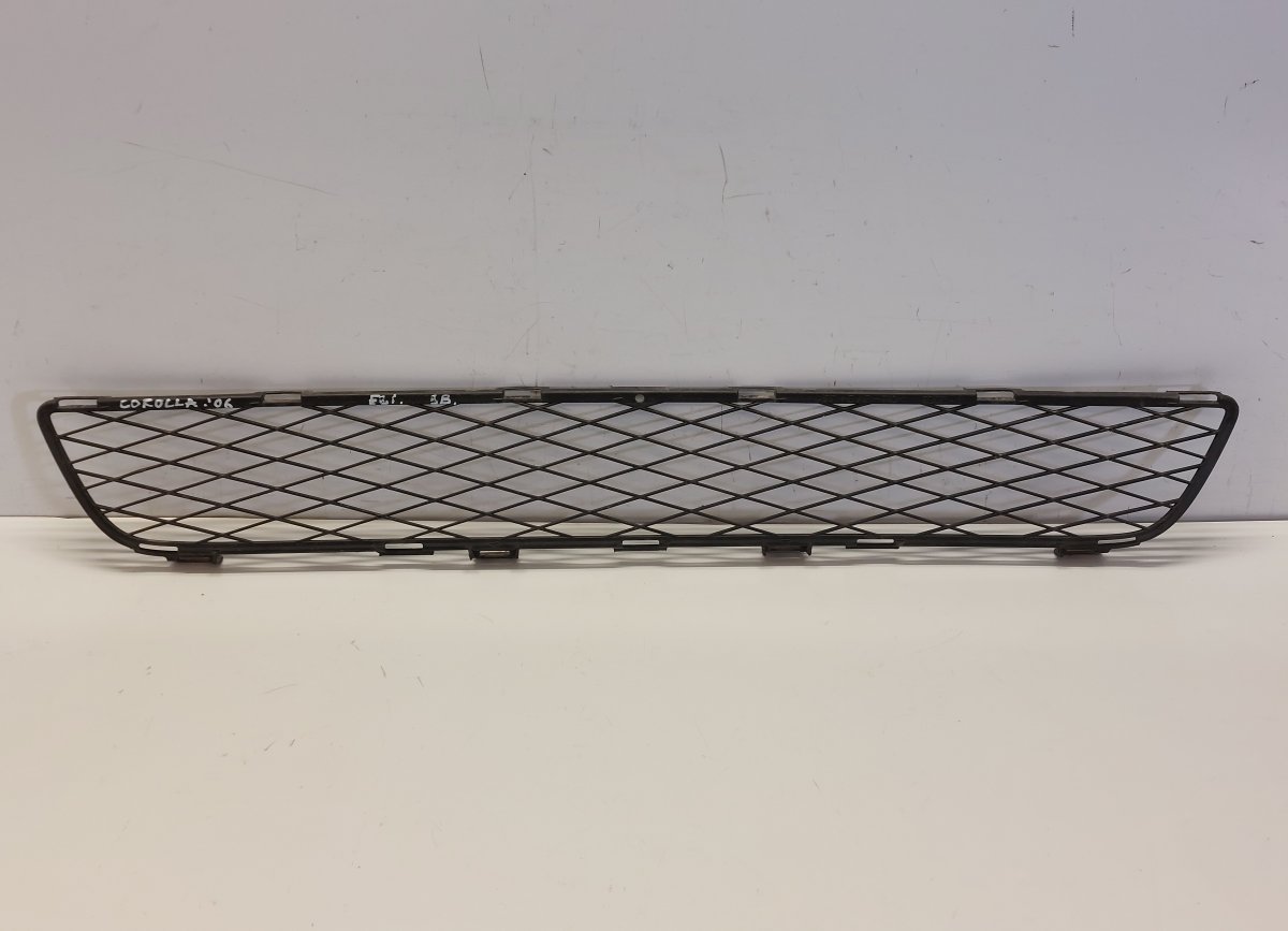 Toyota Corolla Centre front bumper grille Centre front bumper grille — TOYOTA COROLLA IX ...