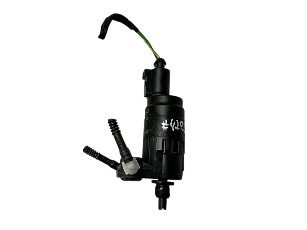Audi Q3 (8U) Windscreen washer pump Windscreen washer pump — AUDI Q3 (8U) (2011-201...