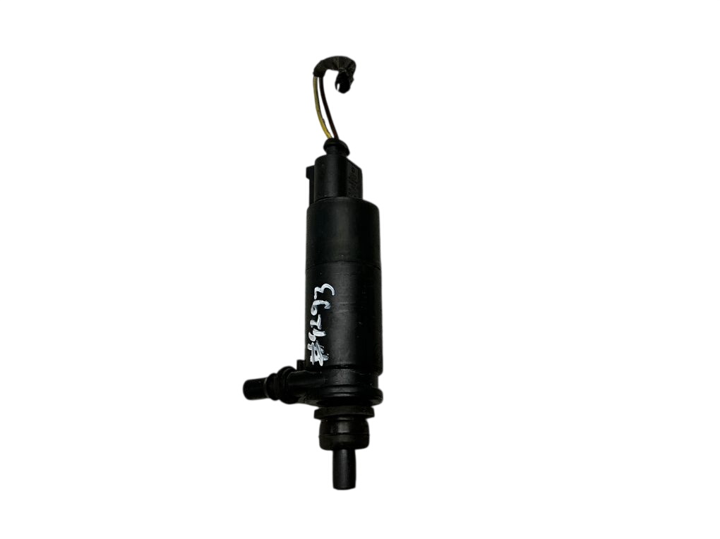 Audi Q3 (8U) Windscreen washer pump Windscreen washer pump — AUDI Q3 (8U) (2011-201...