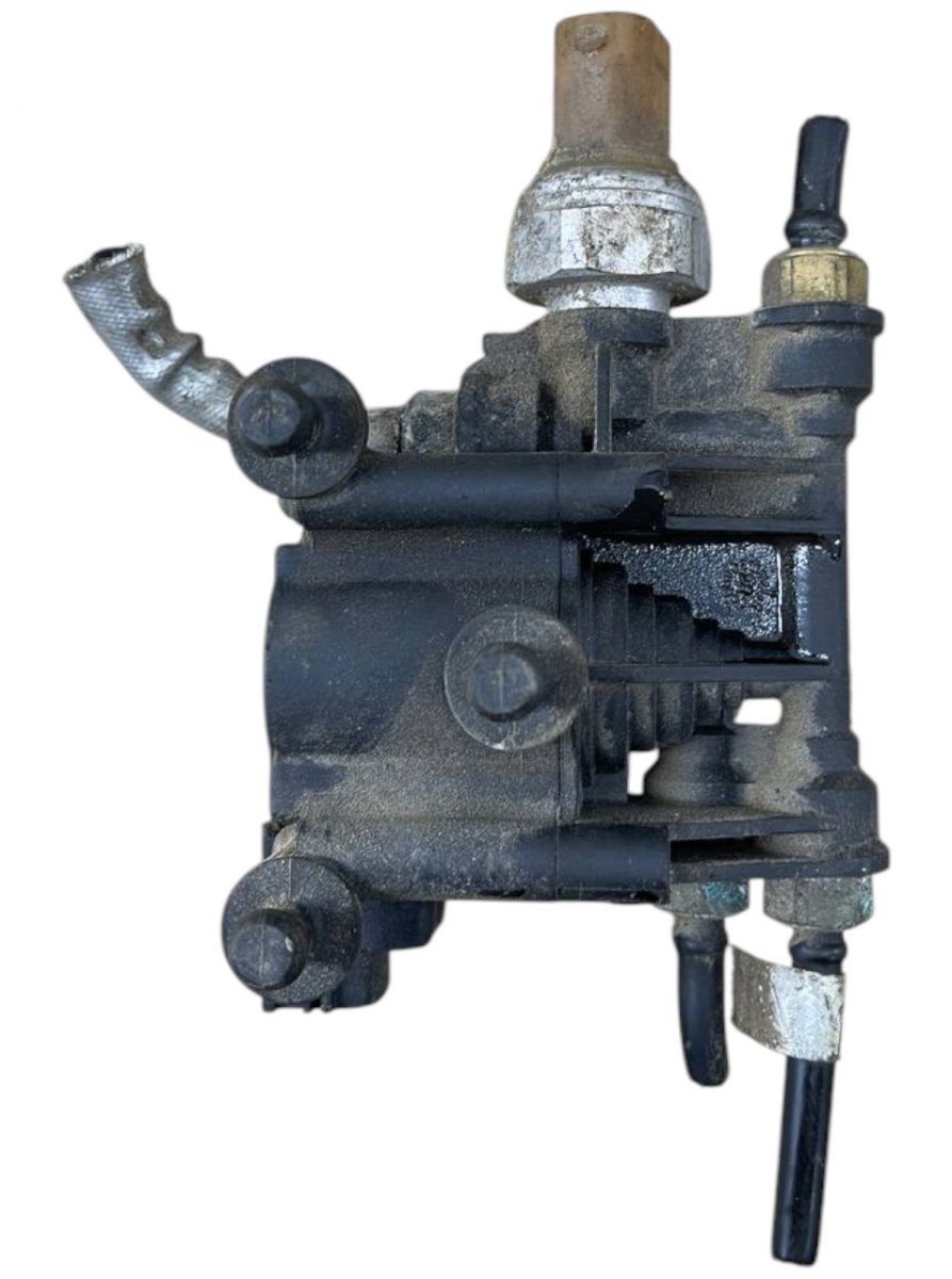 Land Rover Discovery Air suspension valve block Air suspension valve block — LAND ROVER DISCOVE...