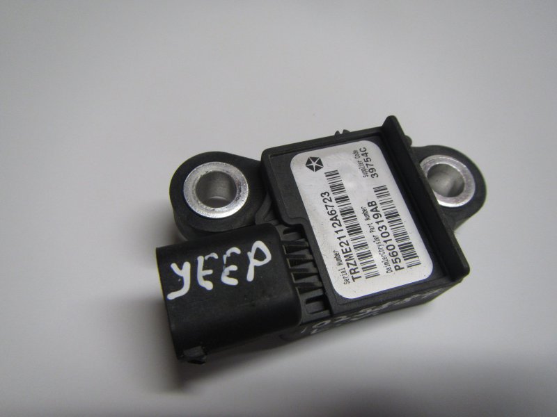 Jeep Grand Cherokee (WJ) Side impact sensor — left Side impact sensor — left — JEEP GRAND CHEROKEE...