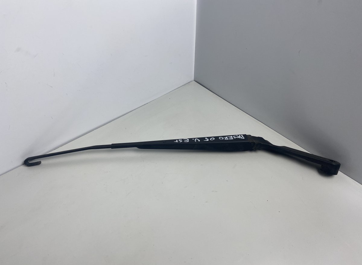 Mitsubishi Pajero Sport Windscreen wiper arm — left Windscreen wiper arm — left — MITSUBISHI PAJERO...
