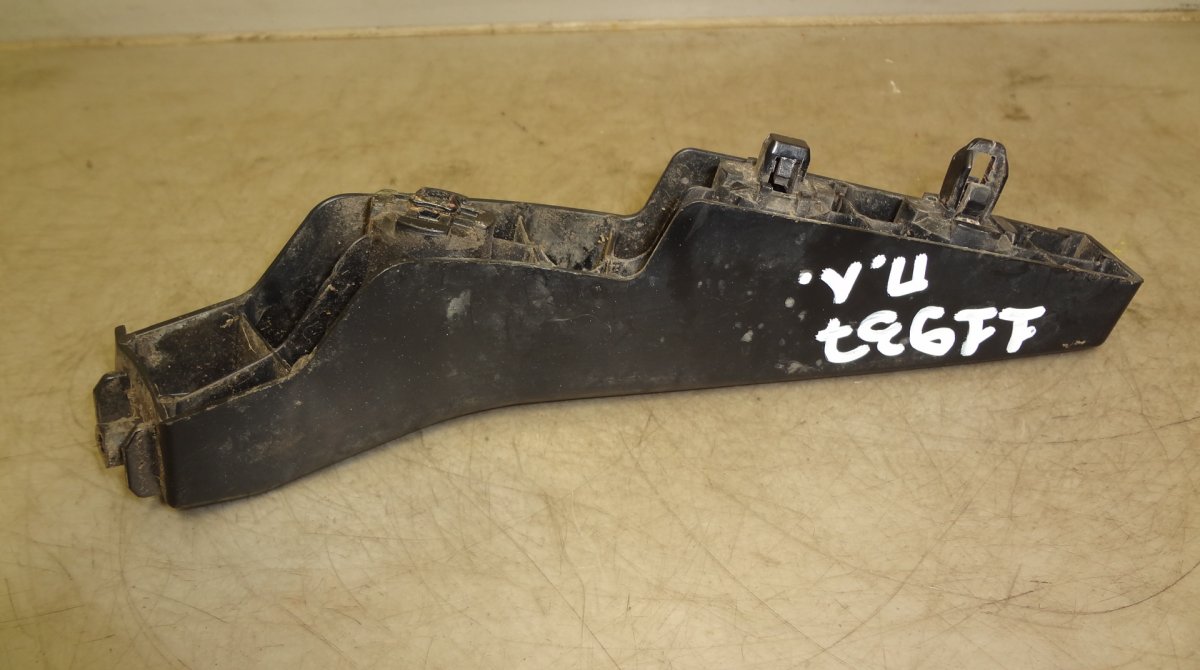 Jeep Compass Front Bumper bracket on fender left Front Bumper bracket on fender left — JEEP COMP...