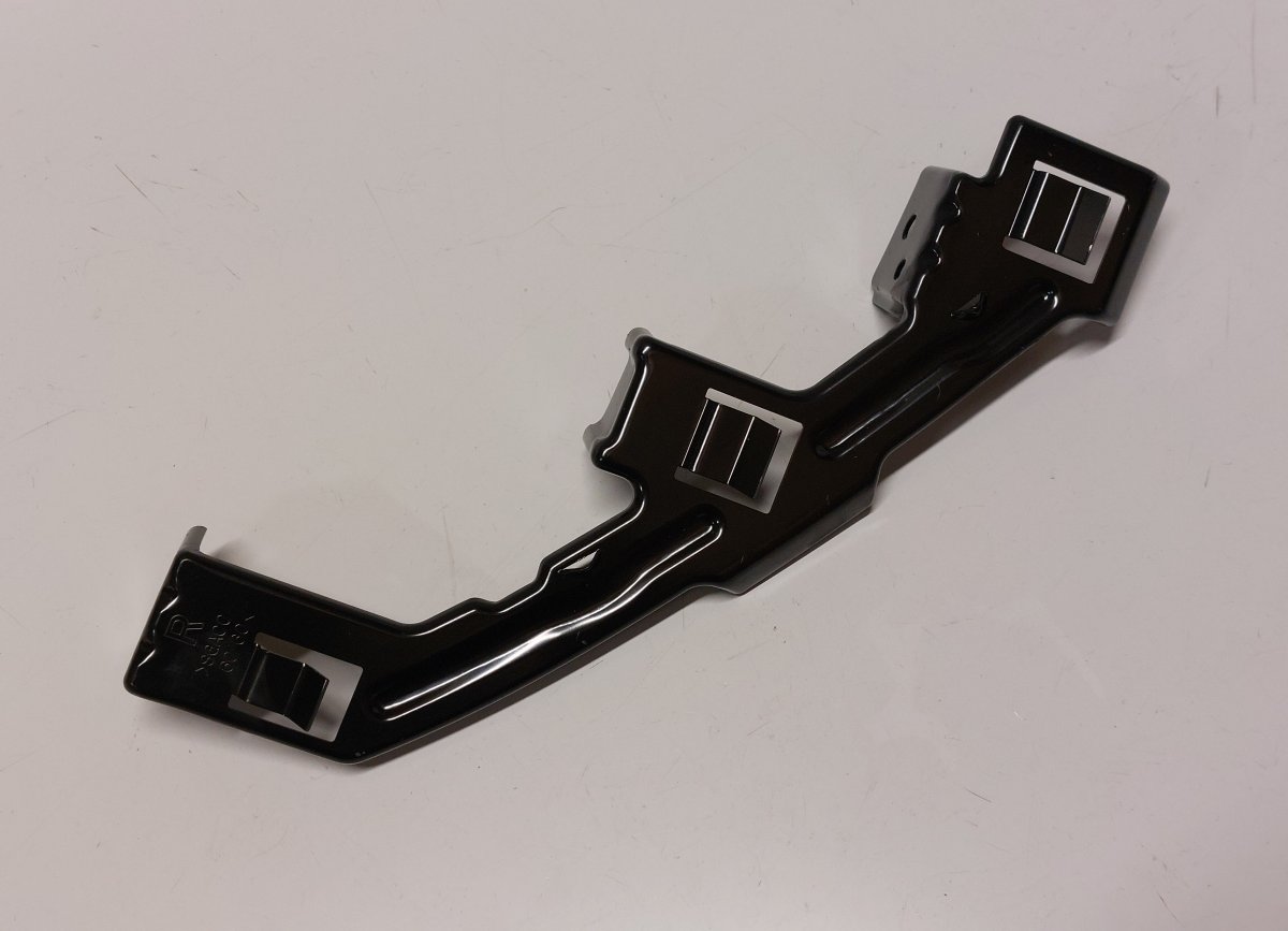 Kia Sorento Right front bumper bracket on fender Right front bumper bracket on fender — KIA SORE...