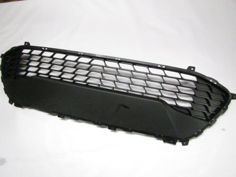 Hyundai i30 Centre front bumper grille Centre front bumper grille — HYUNDAI i30 I (FD)...