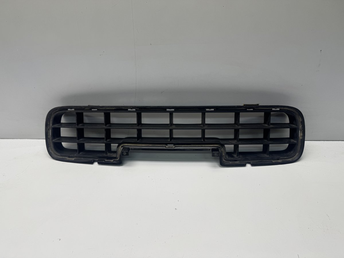 Kia Sportage Centre front bumper grille Centre front bumper grille — KIA SPORTAGE II (J...