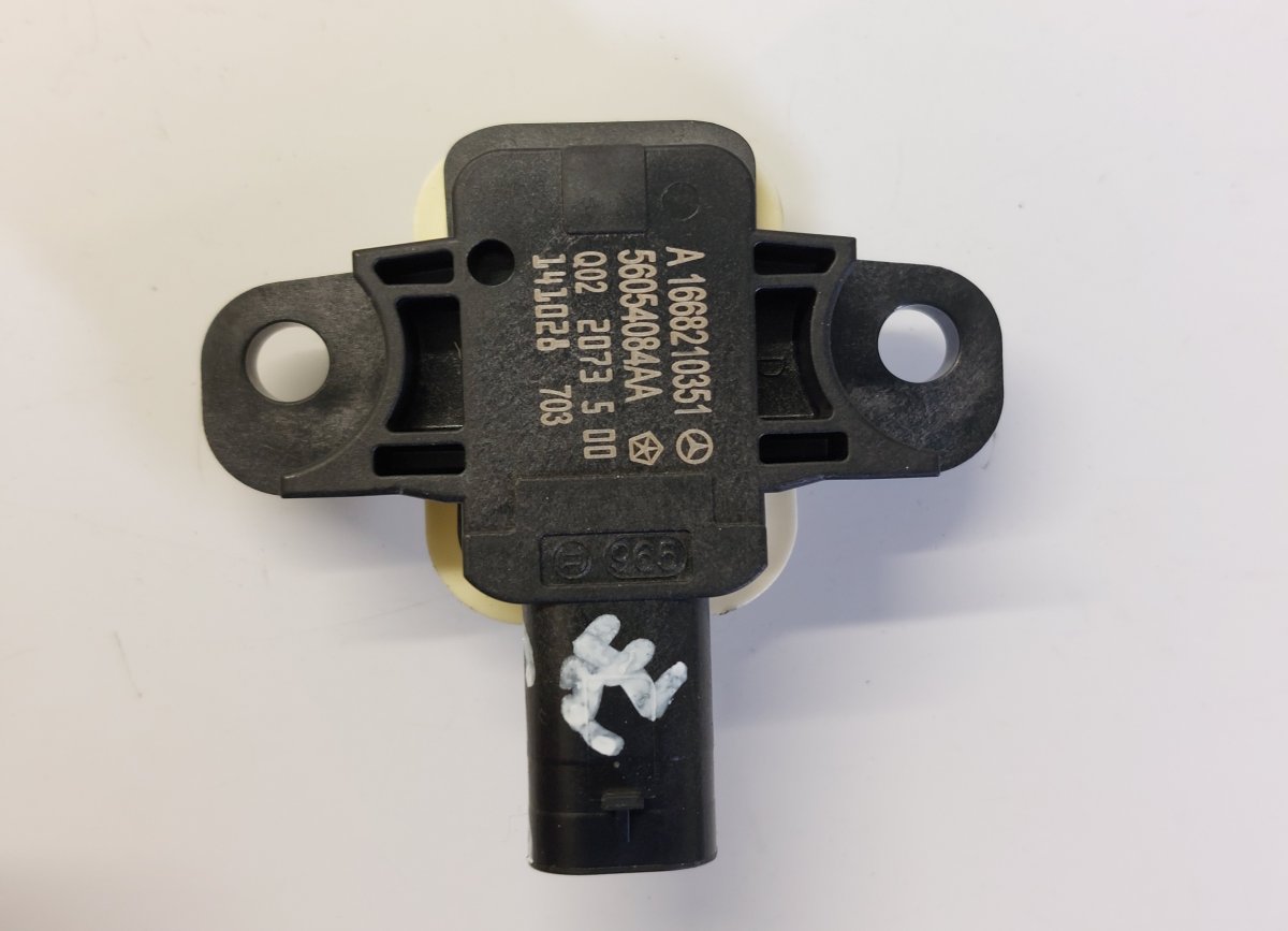 Mercedes-Benz GLA (X156) Airbag impact sensor — right Airbag impact sensor — right — MERCEDES-BENZ GL...