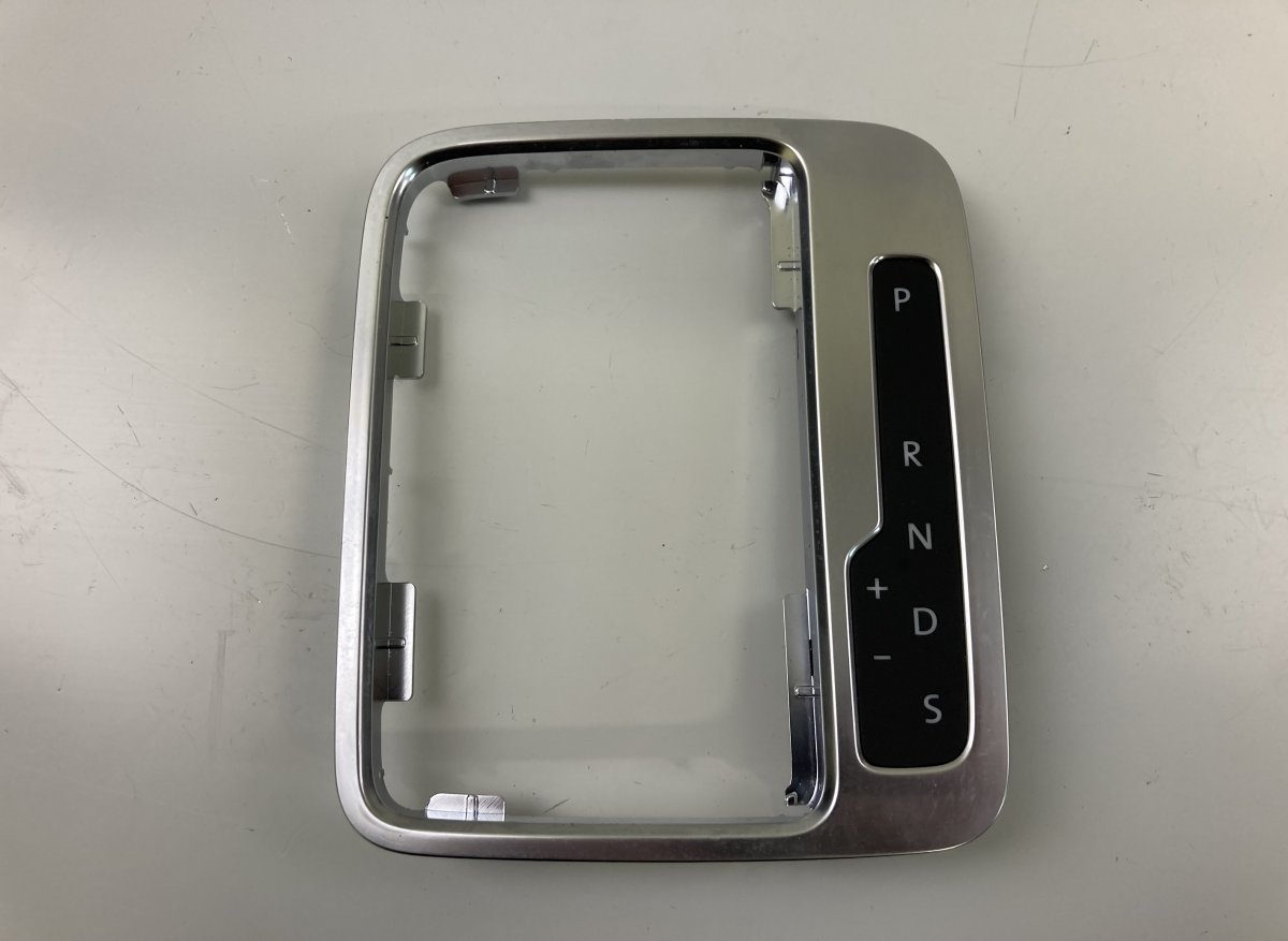 Volkswagen Touareg Käigukangi katteplast (puit imit.) Gear lever cover — VW TOUAREG II (7P) (2010-201...