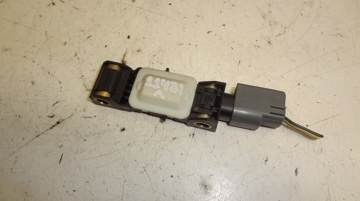 Jeep Grand Cherokee (WK) Side impact sensor — left Side impact sensor — left — JEEP GRAND CHEROKEE...
