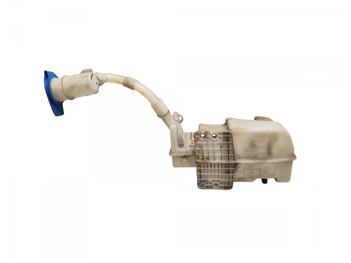 Volkswagen Jetta Windscreen washer reservoir Windscreen washer reservoir — VW JETTA VI (162)...