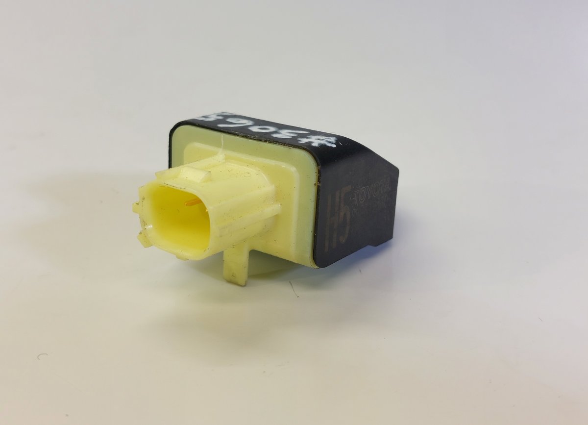 Toyota RAV4 (XA40) Side impact sensor — left Side impact sensor — left — TOYOTA RAV 4 IV (XA...