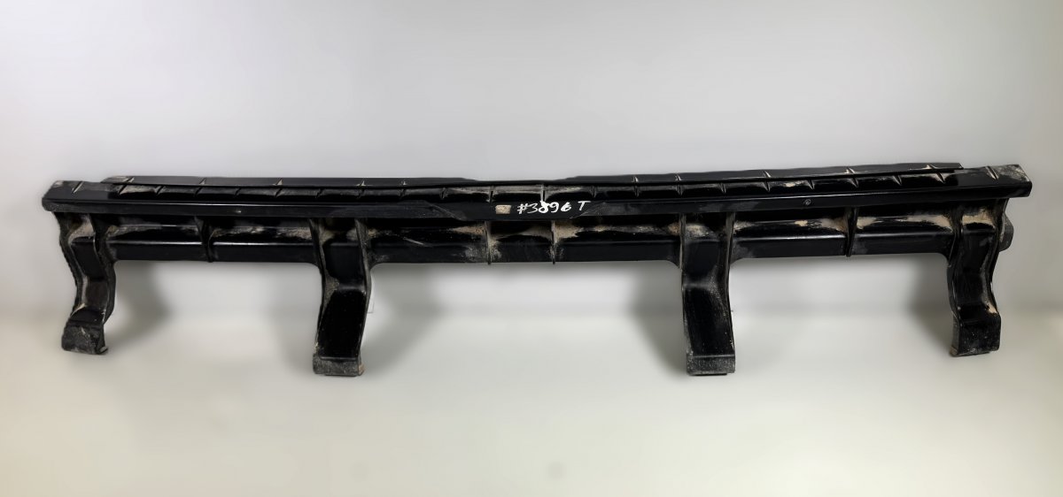 Chrysler Grand Voyager / Town & Country Centre rear bumper bracket Centre rear bumper bracket — CHRYSLER VOYAGER V...