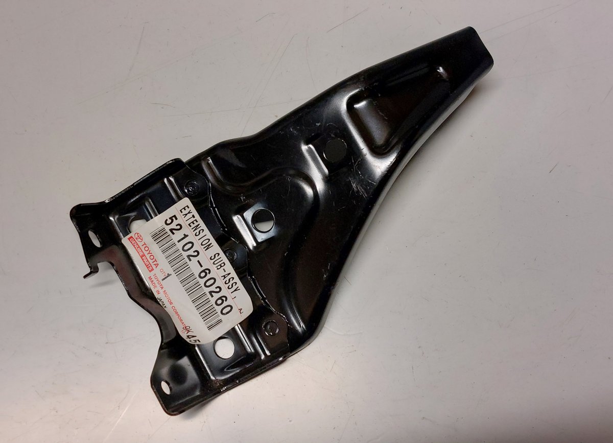Toyota Land Cruiser 150 Right front bumper bracket on fender Right front bumper bracket on fender — TOYOTA L...
