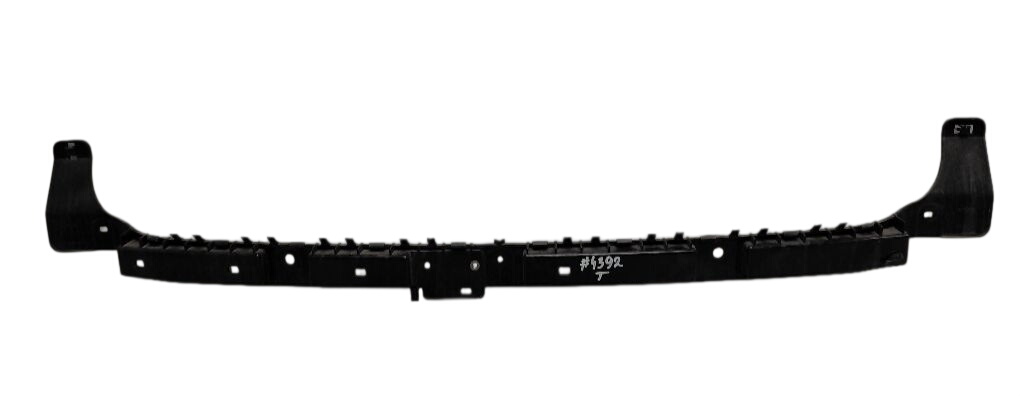 Tesla Model 3 Centre rear bumper bracket Centre rear bumper bracket — TESLA MODEL 3 (201...