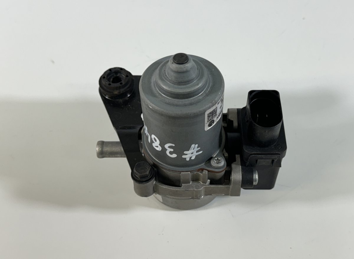 Audi A1 (8X) Brake Vacuum Pump Brake vacuum pump — AUDI A1 (8X1, 8XK, 8XA, 8XF...