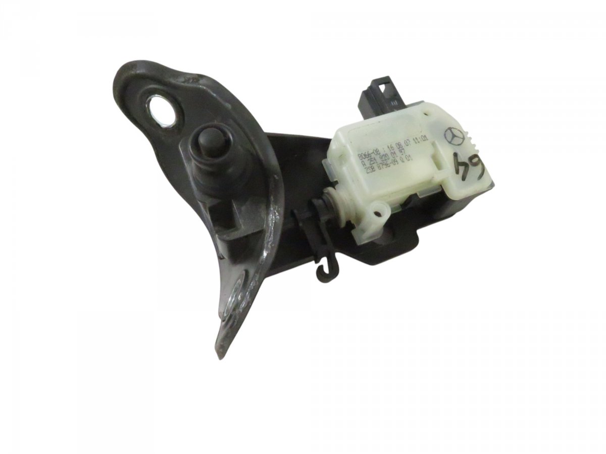 Mercedes-Benz CLS (C219) Fuel flap locking motor Fuel flap locking motor — MERCEDES-BENZ CLS (C2...