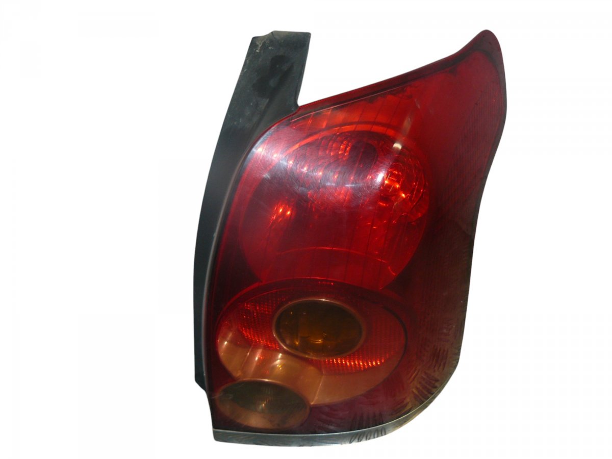 Toyota Avensis (T25) Right Rear Light Right rear light — TOYOTA AVENSIS (T250) (2003-...