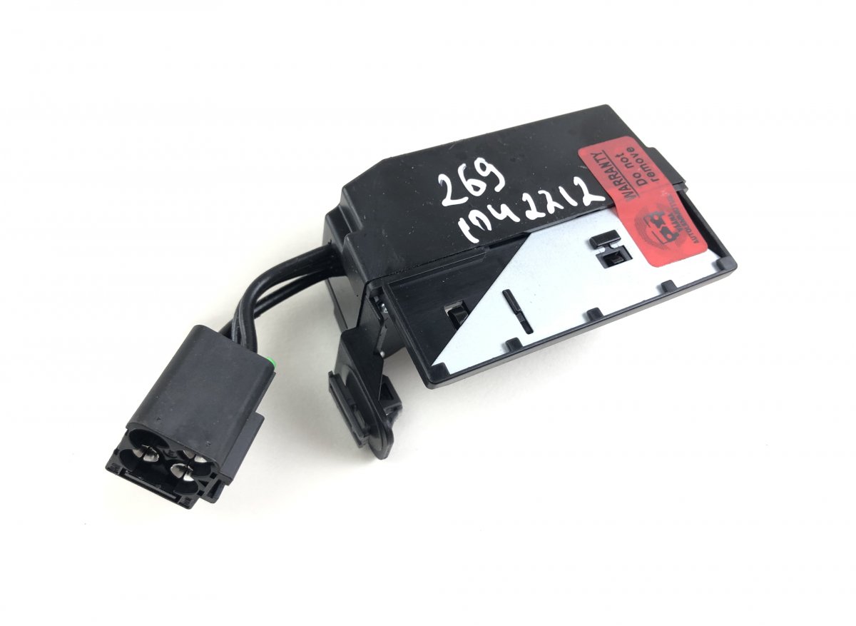 Honda CR-V Antenna amplifier / control unit Antenna amplifier / control unit — HONDA CR-V V...