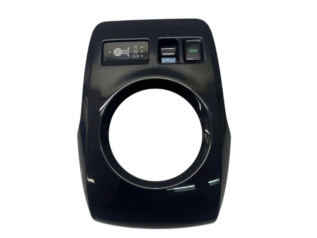 Nissan Leaf Vaihdetangon suojus Gear lever cover — NISSAN LEAF II (ZE1) (2017-2...